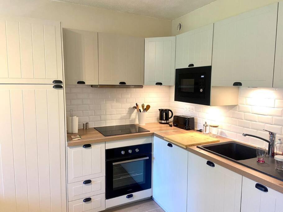 Cozy Appartement Avec Vue Sur Montagne Bourisp Exteriör bild